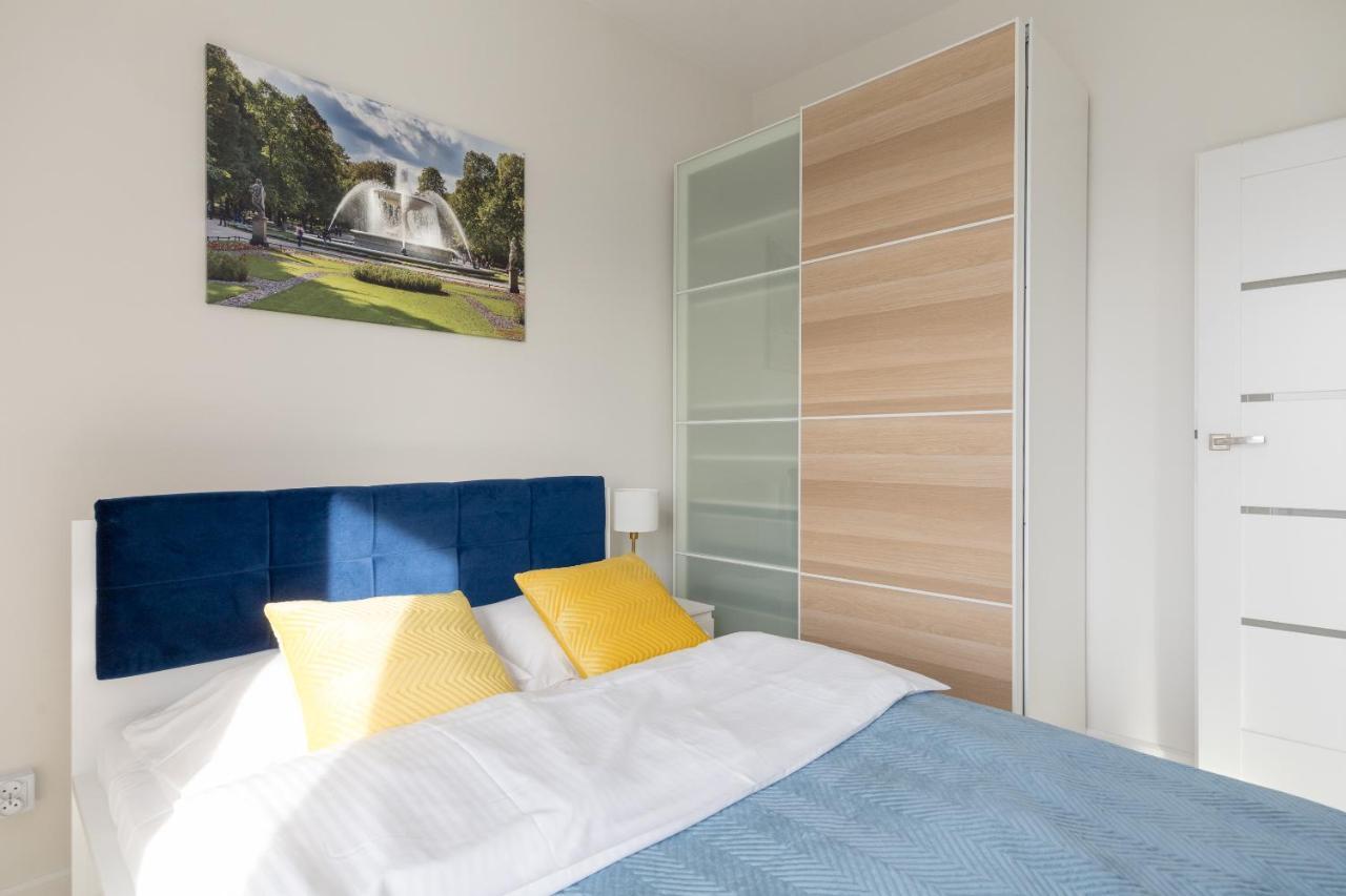 Wola Chic Blue Apartment 华沙 外观 照片